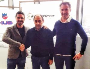 Franco Zanaga tra il team manager Cristian Fanini e il d.s. Francesco Frassi