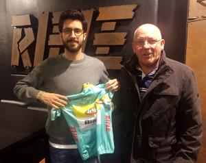 Nella Foto Giulio Fratini, uno dei proprietari  Rifle e  Marco Luchi,  presidente della squadra ciclistica Inpa-Bianchi.