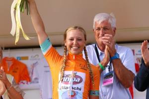Sara Olsson con la maglia combattività al Tour de l'Ardeche