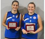 Nella foto Elisa Romani e Benedetta Catani premiate come miglior palleggiatore e miglior centrale del torneo