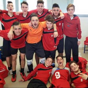 Gli allievi del Calcetto Insieme festeggiano la bella vittoria esterna sul campo del Cus Pisa