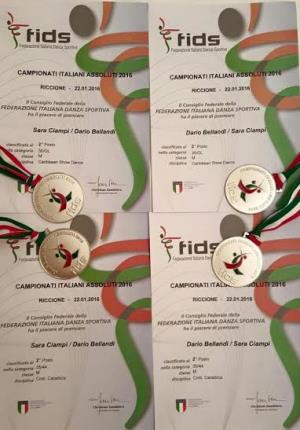 Le medaglie conquistate dallo SmileDance ai campionati assoluti di Rimini
