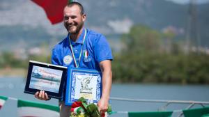 Nella foto : Il Campione Italiano Carpa 2015, Cristiano Profili Società ASD Lago Borghese.