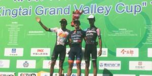 Mirko Trosino sul podio del Tour of Xingtai