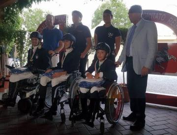 Quattro medaglie conquistate dagli allievi del  Centro Equitazione La Luna ai Campionati Regionali Toscani di Equitazione nelle discipline del Dressage e del Paradressage Quattro medaglie conquistate dagli allievi del  Centro Equitazione La Luna ai Campionati Regionali Toscani di Equitazione nelle discipline del Dressage e del Paradressage
