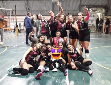 Montebianco Pieve Volley: Prima divisione femminile corsara a Carrara Montebianco Pieve Volley: Prima divisione femminile corsara a Carrara
