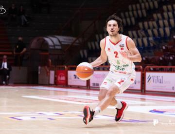 Pistoia vince la maratona con Mantova, ai play-off c'è Napoli Pistoia vince la maratona con Mantova, ai play-off c'è Napoli