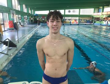 Vittorio Magrini è medaglia di bronzo nei 100 metri misti al campionato regionale assoluto in vasca corta Vittorio Magrini è medaglia di bronzo nei 100 metri misti al campionato regionale assoluto in vasca corta