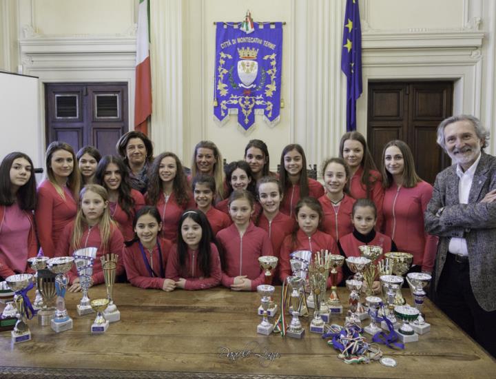 In municipio a Montecatini le ragazze del Pattinaggio Artistico Toscana