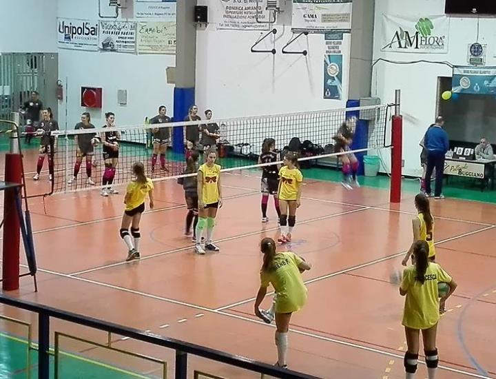 AM Flora - Oasi Volley Viareggio 0 - 3